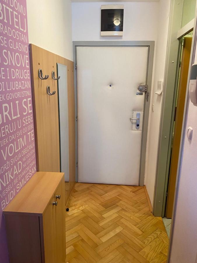Apartmán Self Check-In Studio With Wi-Fi And Parking Place Záhřeb Exteriér fotografie